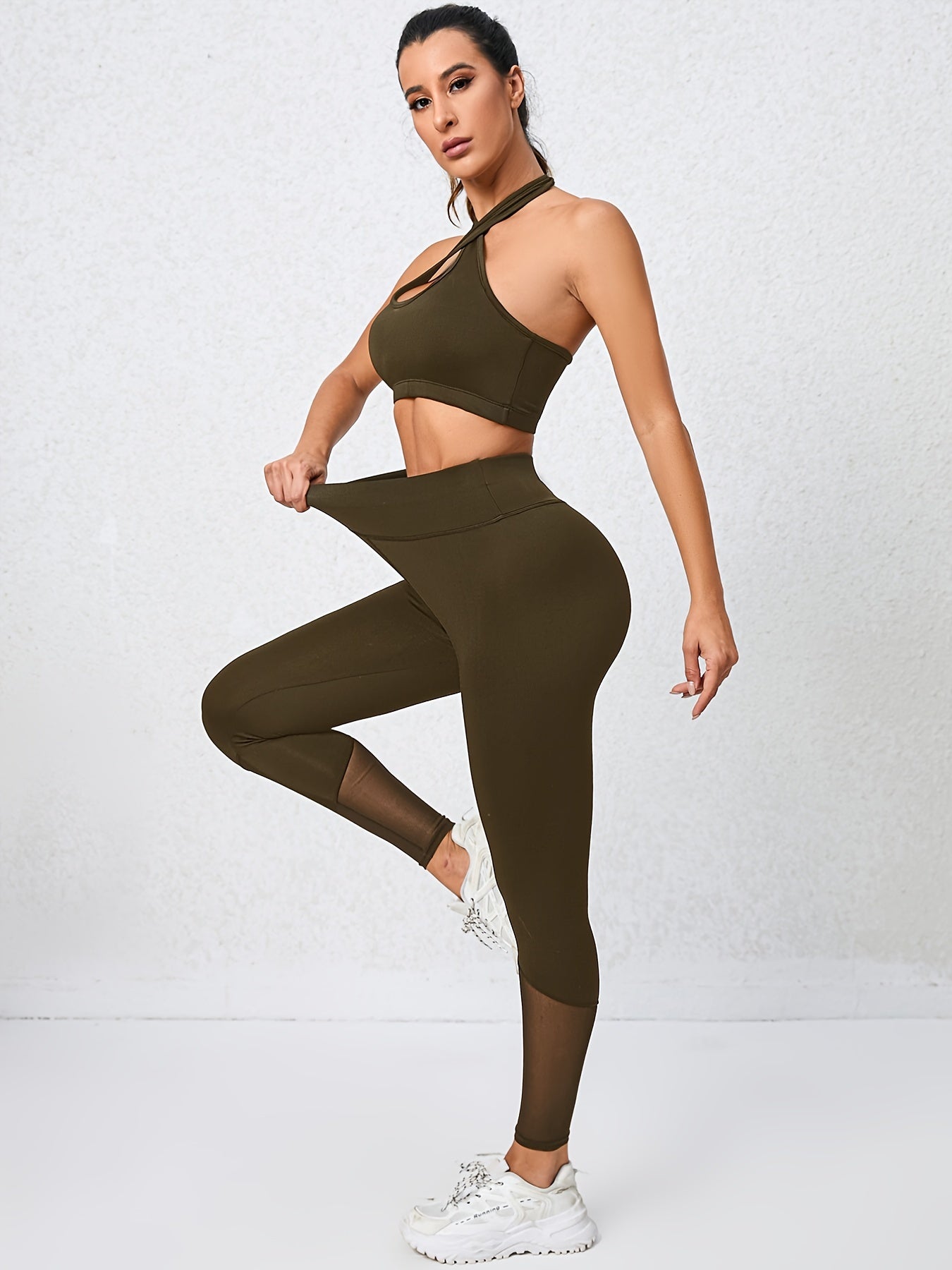 2pcs Halter Sports Bra & High Waist Mesh Leggings Set