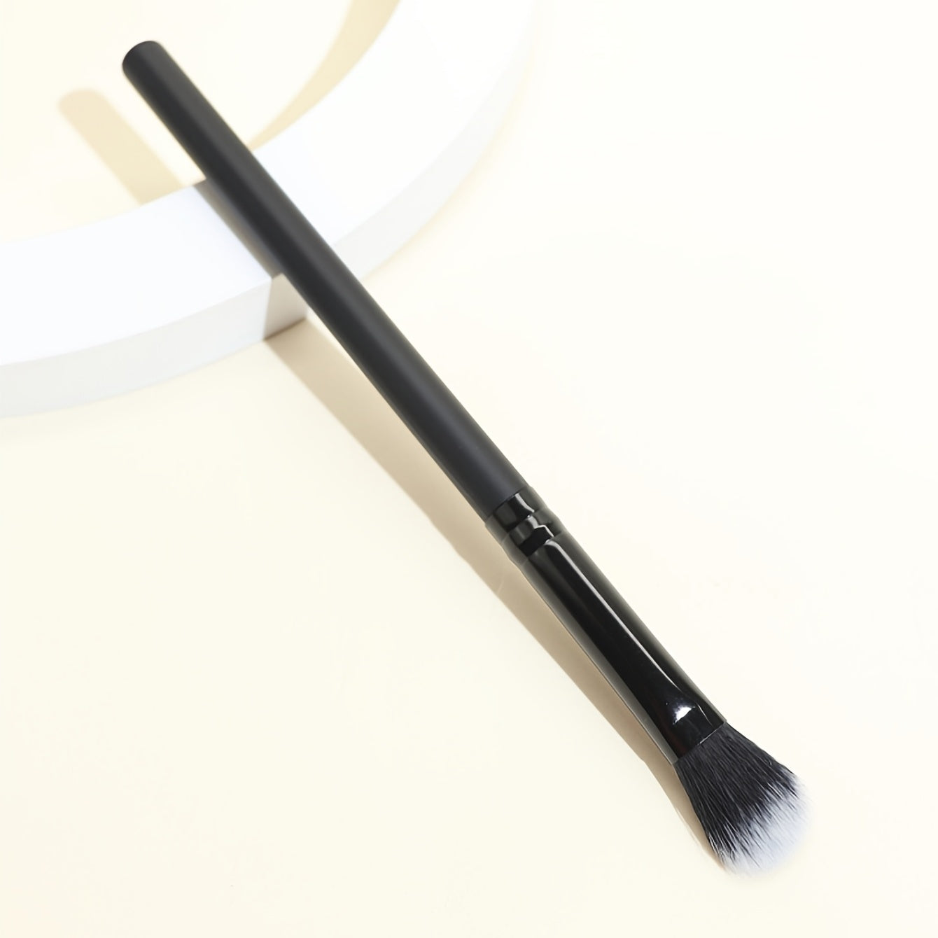 Eyeshadow Brush Blending Eye Brush Soft Synthetic Ideal for Makeup
