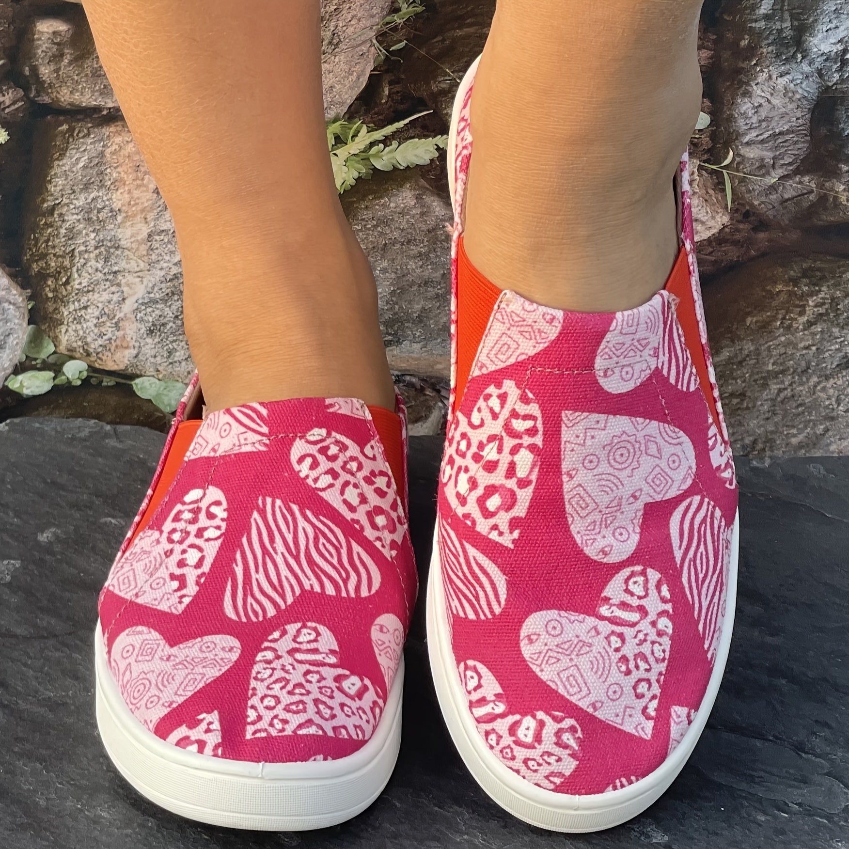 Heart Print Breathable Skate Shoes Lightweight Casual Flat Canvas Sneakers