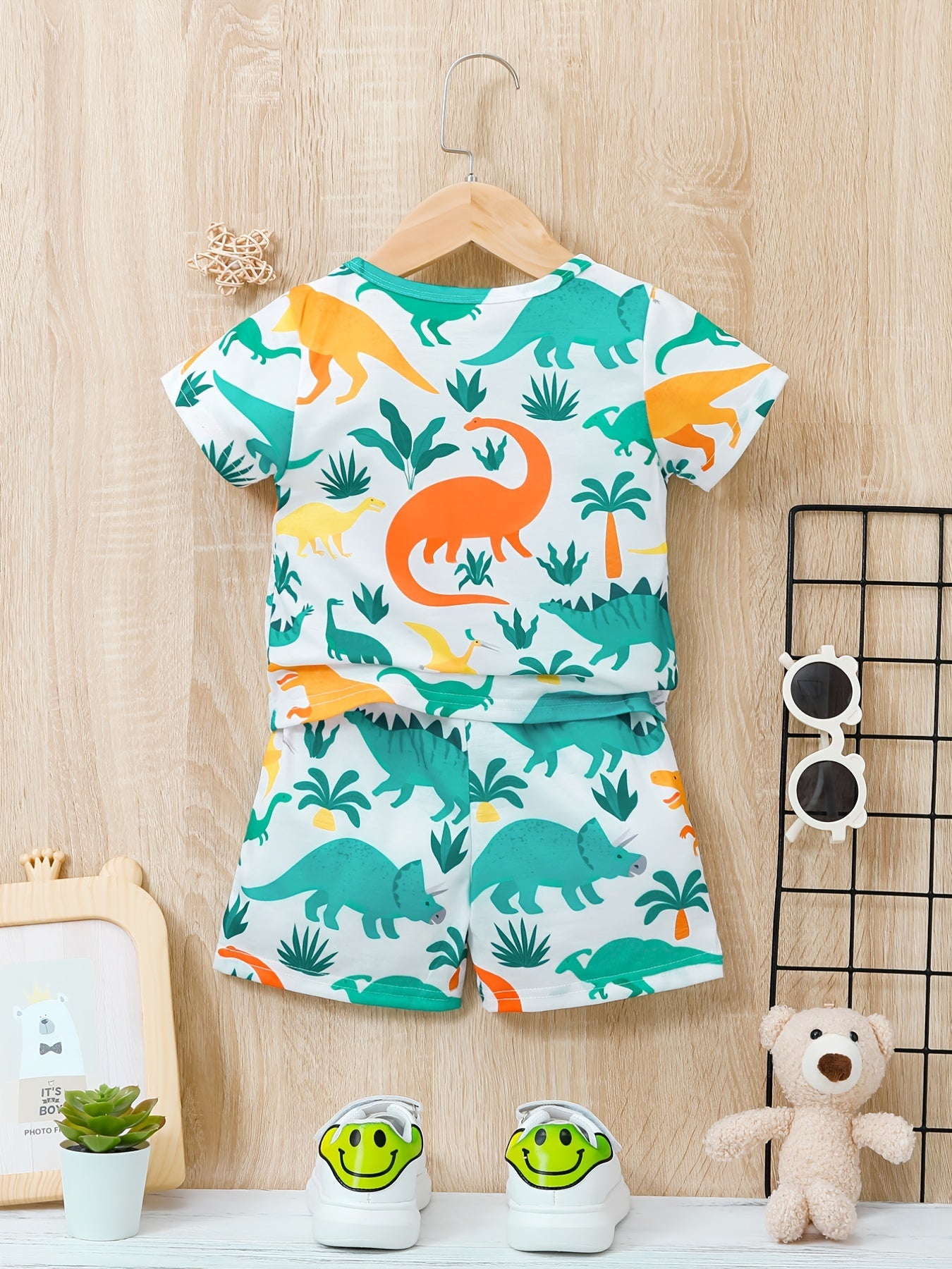 2pcs Baby Boys Dinosaur T-shirt & Shorts Set