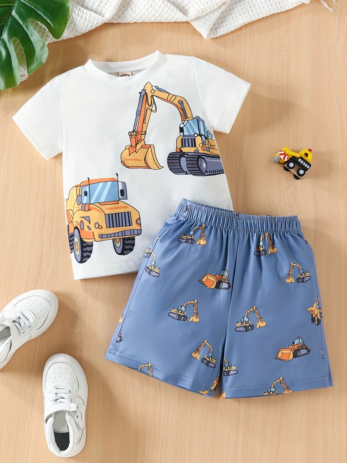 2pcs Toddler Boys Excavator Graphic T-Shirts & Shorts Set