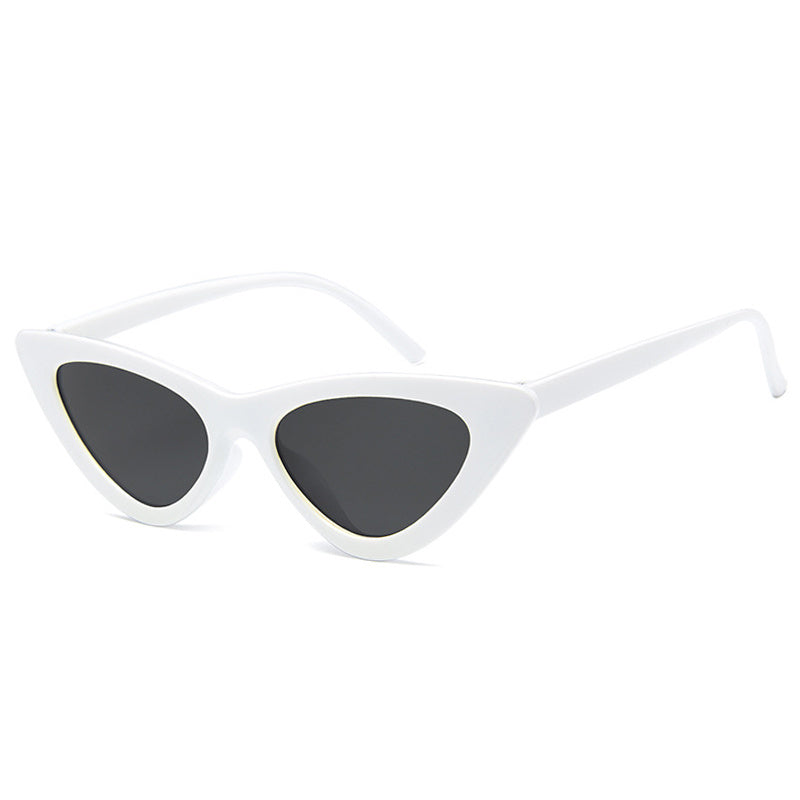 Chic Cat Eye Sunglasses in Black