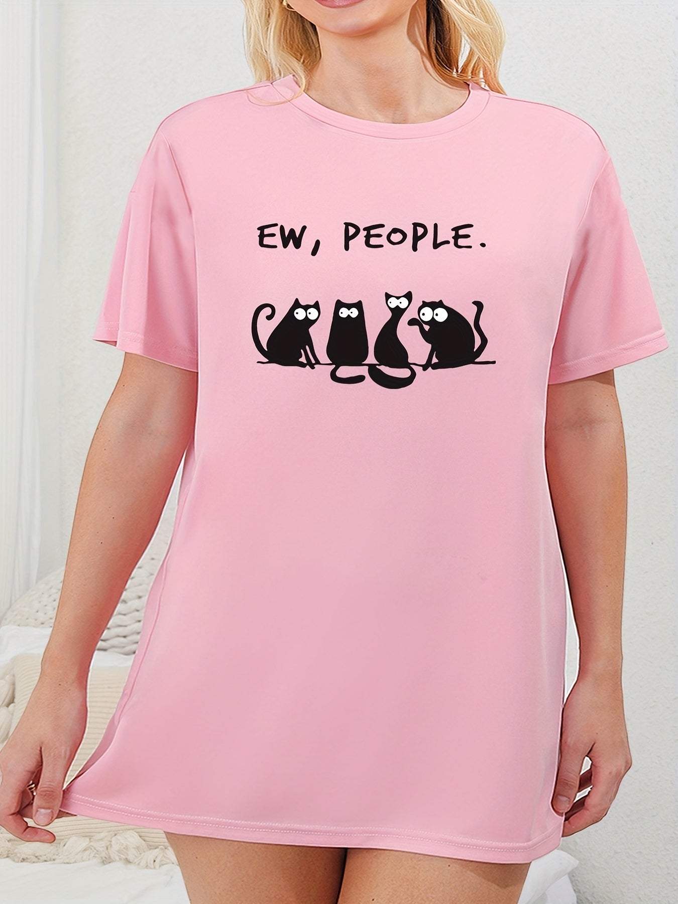 Cat & Letter Print Short Sleeve Round Neck Nightdress