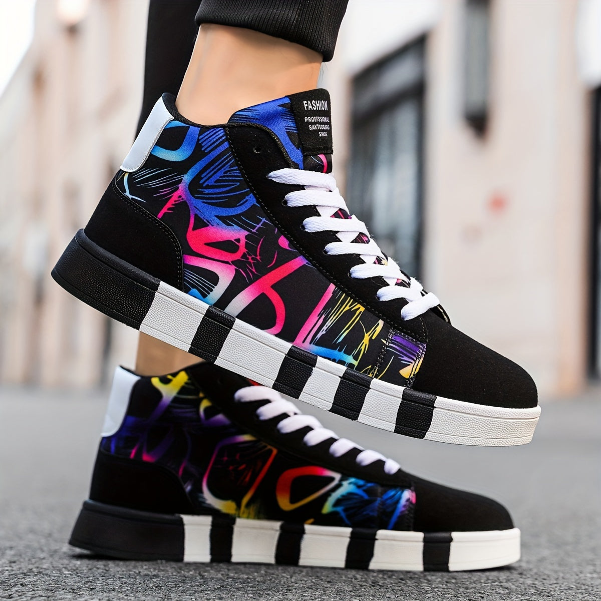 Men's Graffiti Skate Shoes Comfy Anti skid Lace Up Platform Sneakers