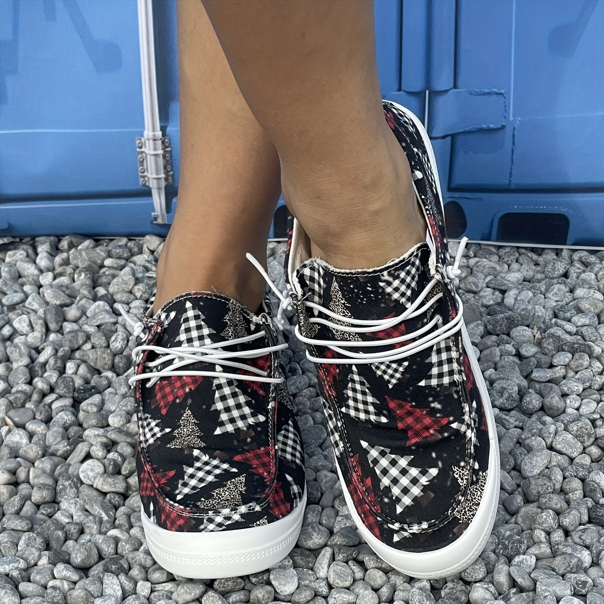 Christmas Tree Pattern Sneakers - Women's Flat Casual Lace Up Shoes