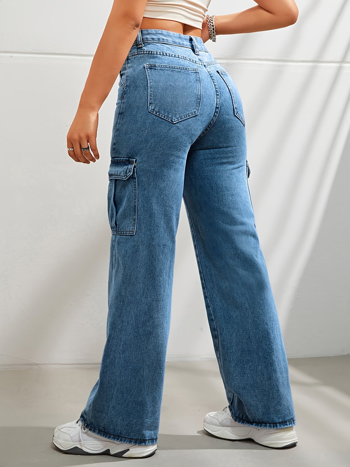 Wide Leg Cargo Jeans With Flap Pockets