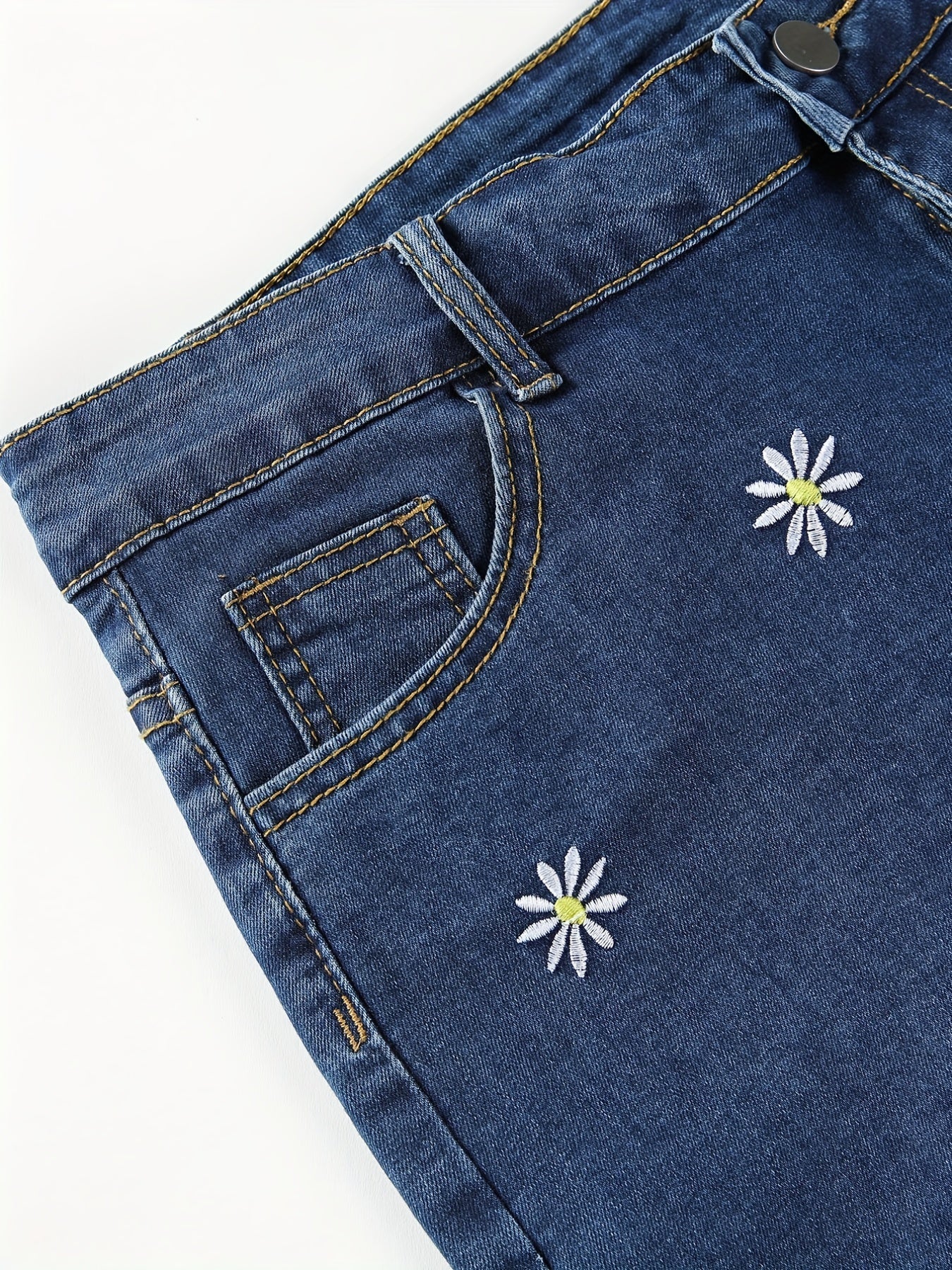 Women's Plus Daisy Embroidered Denim Shorts