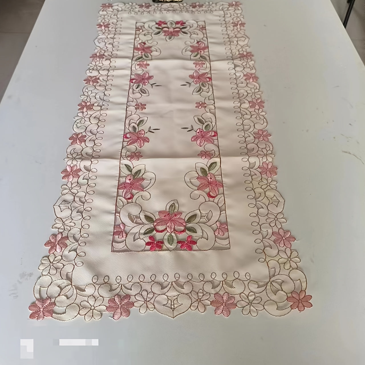 Pastoral Style Flower Embroidery Table Runner Set