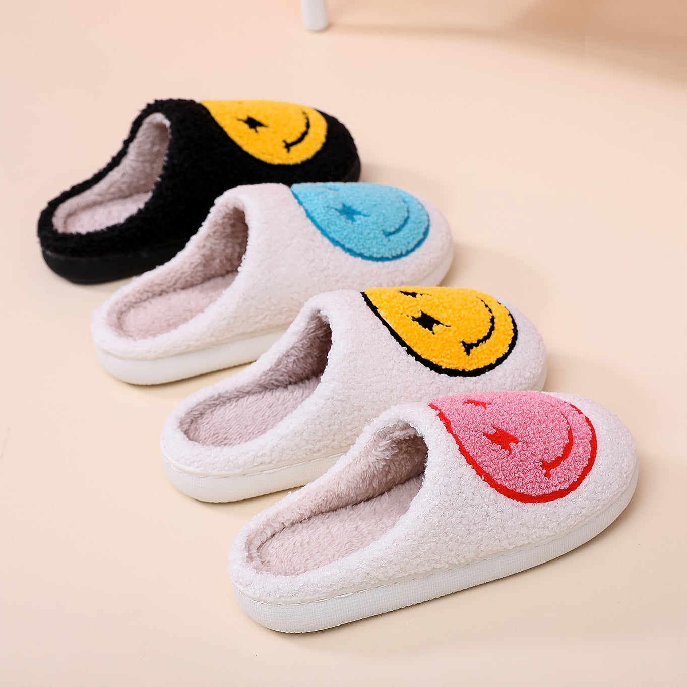 Women's Cartoon Smile Face Slippers Plush Lined Slide Sandals Winter Shoes