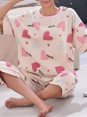 Heart Print Pajamas Set Short Sleeve Crew Neck Top & Crop Pants