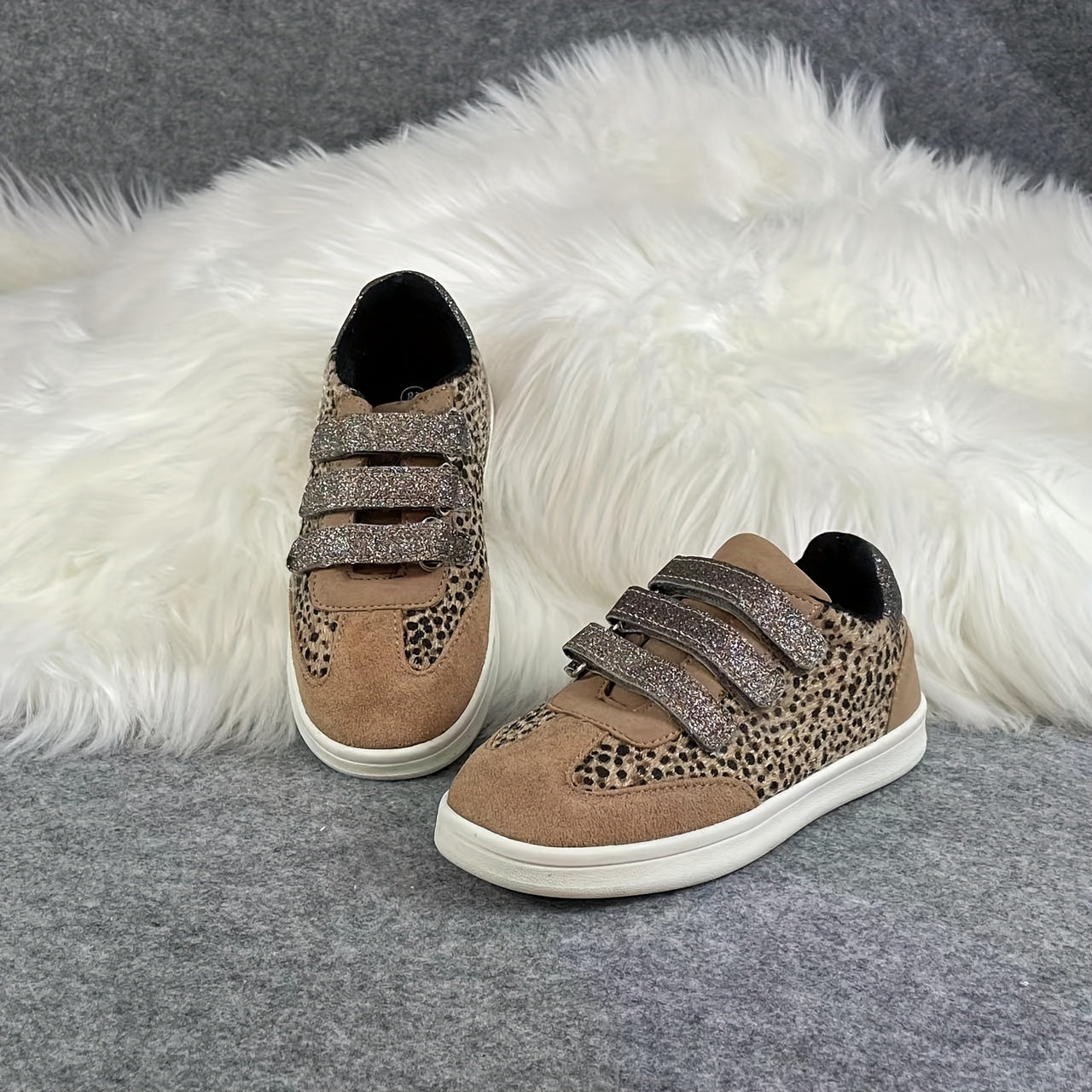 Girl's Leopard Skate Shoes Hook And Loop Fastener Sneakers