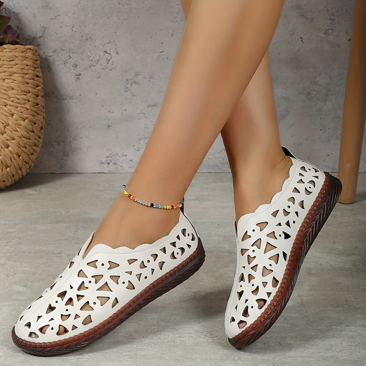 Women's Hollow Out Clogs Slip On Flat Shoes Lightweight Walking Shoes
