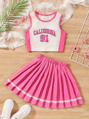 2pcs Girls Splicing CALIFORNIA Print Sleeveless Top Pleated Skirt Set