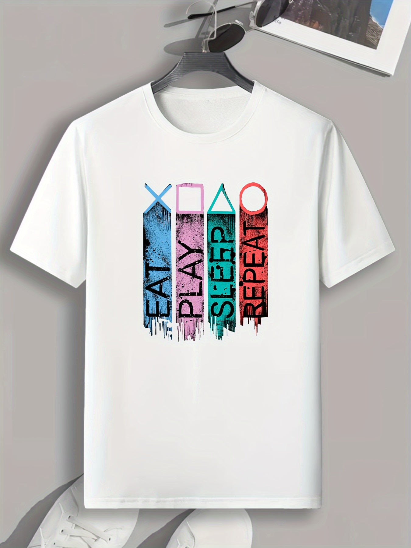 Geometry and Letters Print Men's Graphic Tee for Summer