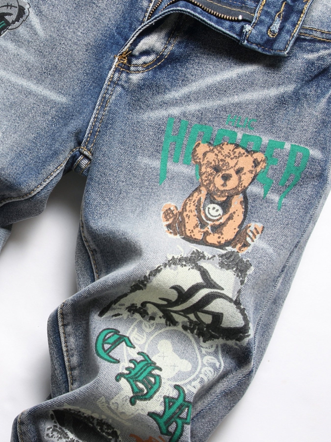 Men's Bear Graphic Stretch Graffiti Print Jeans