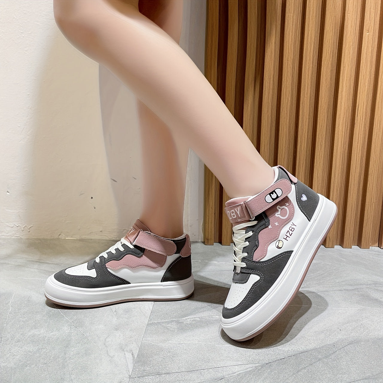 Women's Patchwork Chunky Sneakers Medium Top Sport Shoes