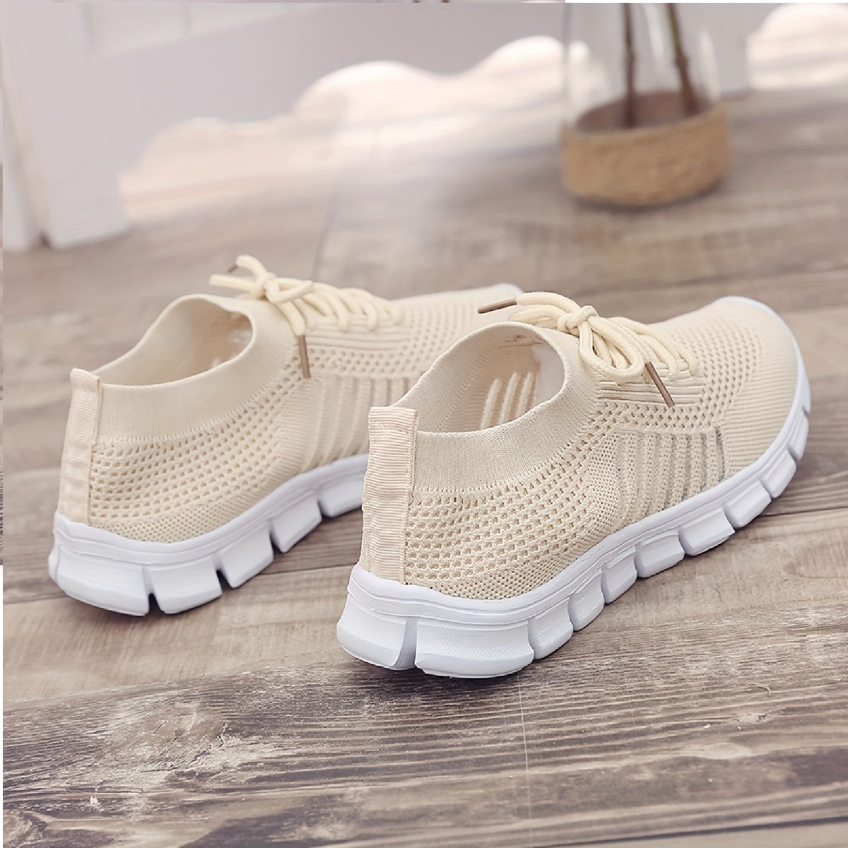 Women's Breathable Mesh Tennis Shoes Lightweight Lace Up Travel Shoes