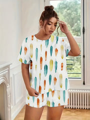 Feather Print Plus Size Top & Shorts Pajama Set
