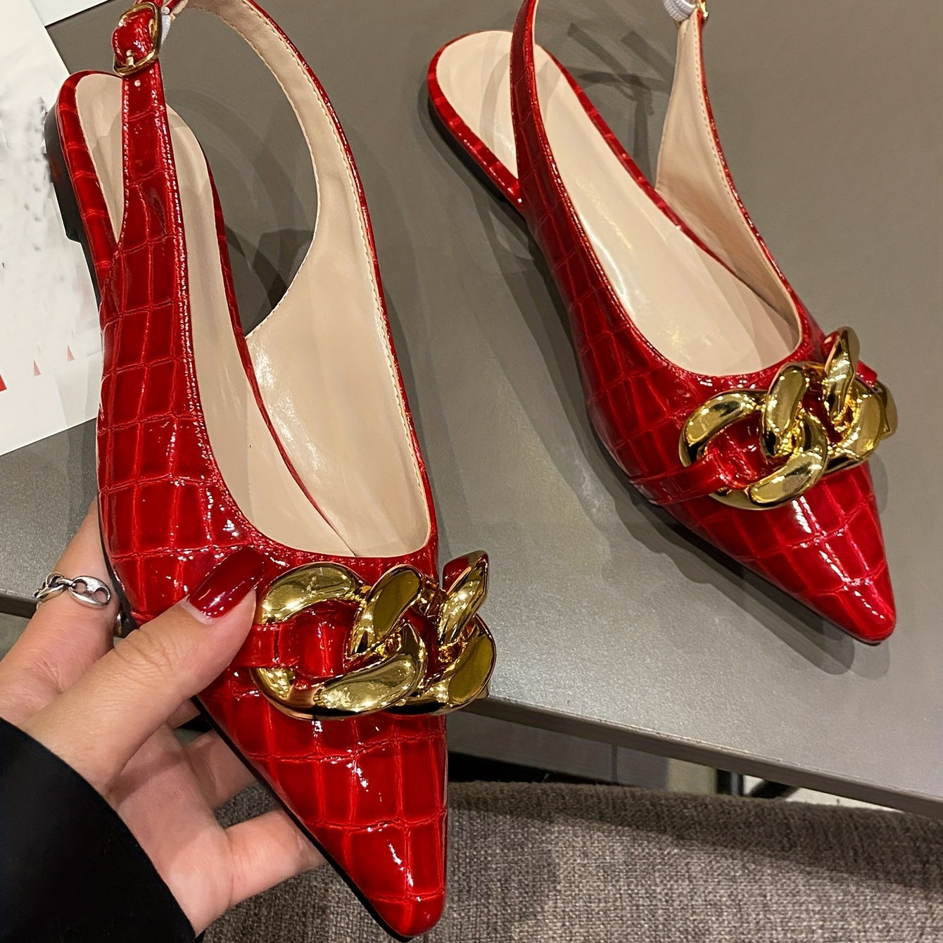 Women's Chain Decor Flat Shoes Point Toe Slingback Shoes