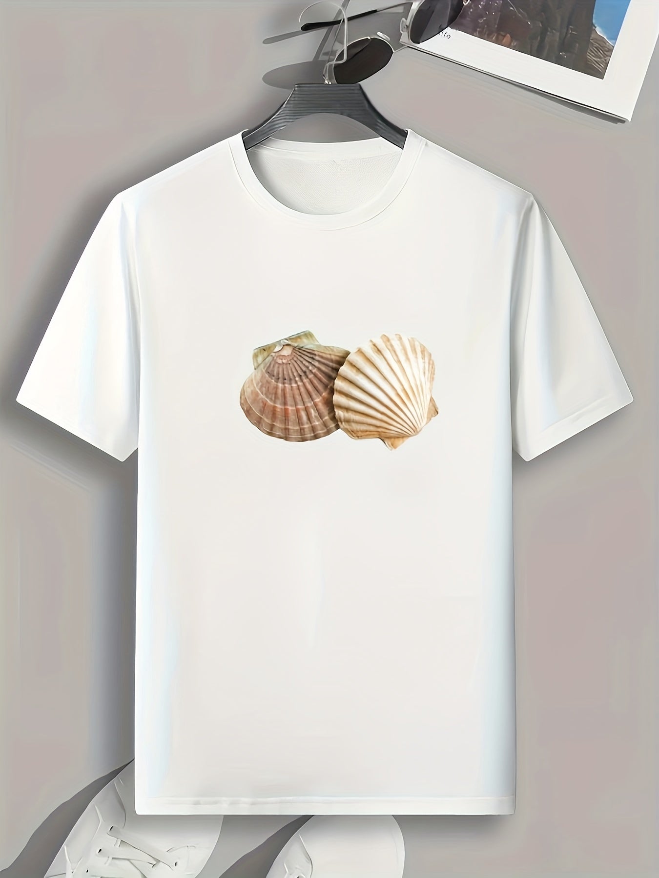 Seashell Pattern Print Men's Comfy Sports T-shirt Graphic Tee for Fitness