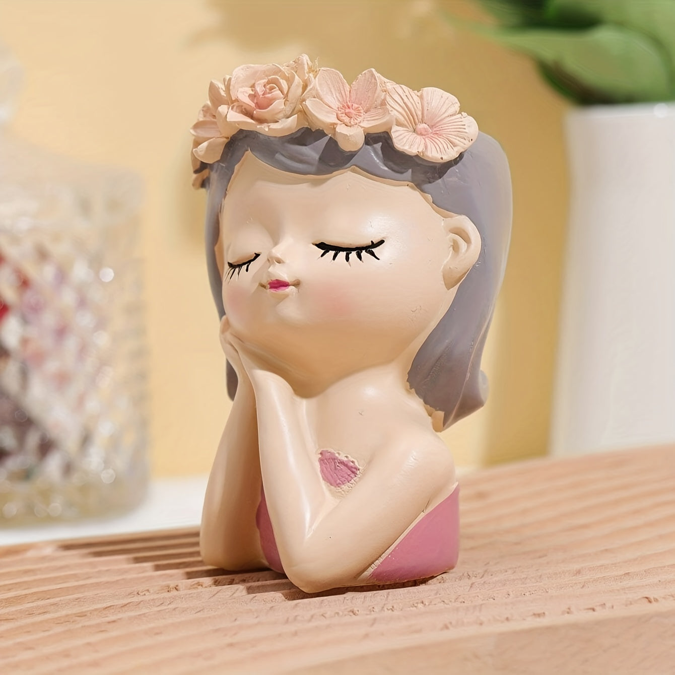 Resin Girl-Shaped Desk Organizer