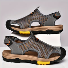 Men's Closed Toe Anti Collision Sandals Wear resistant Non Slip Beach Shoes