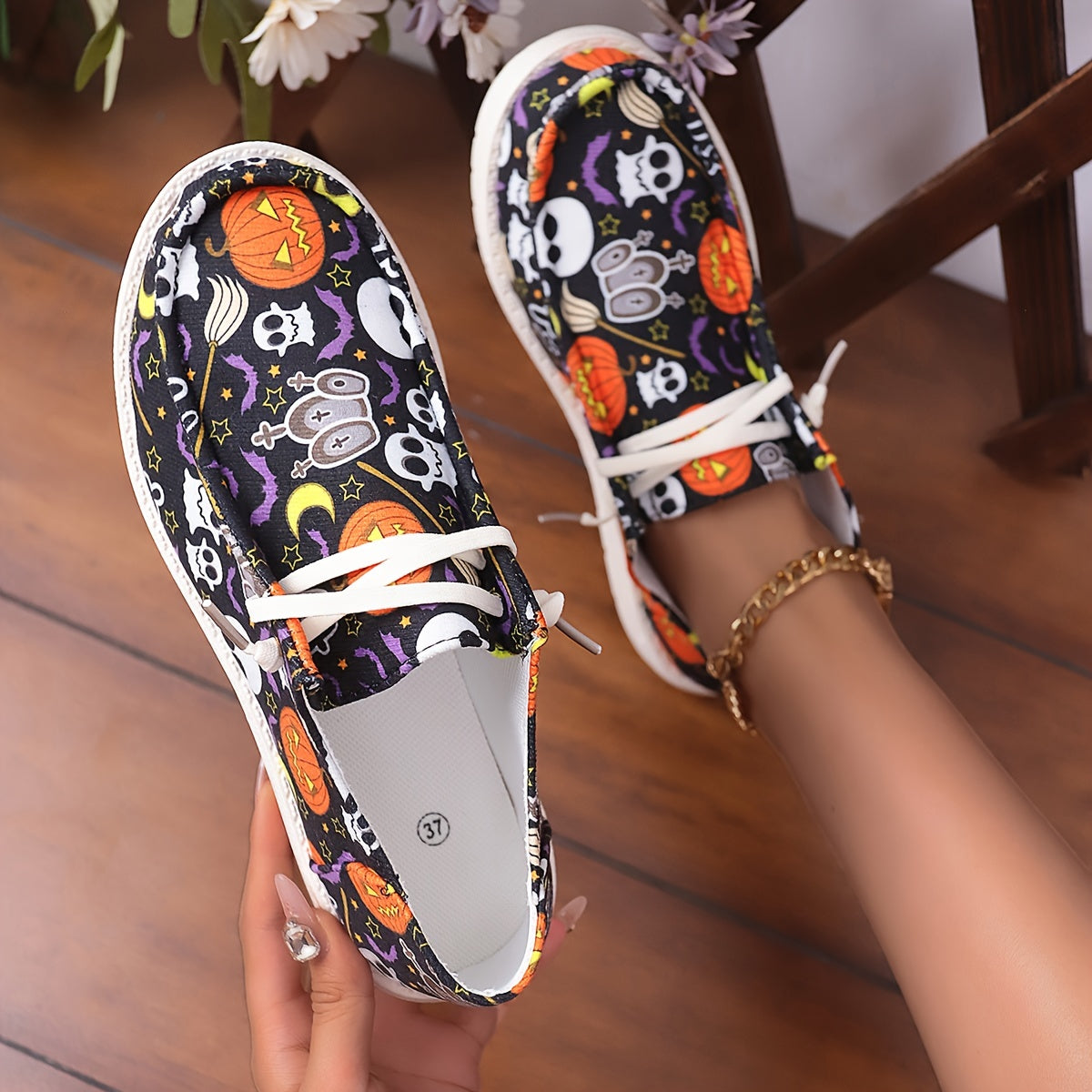 Women's Pumpkin & Ghost Pattern Shoes Slip On Low Round Toe Non slip Canvas Shoe