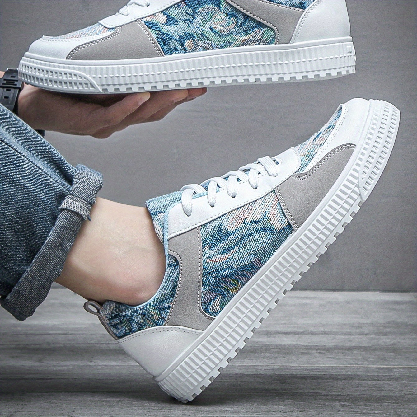 Men's Graphic Skate Shoes Lace-up Sneakers