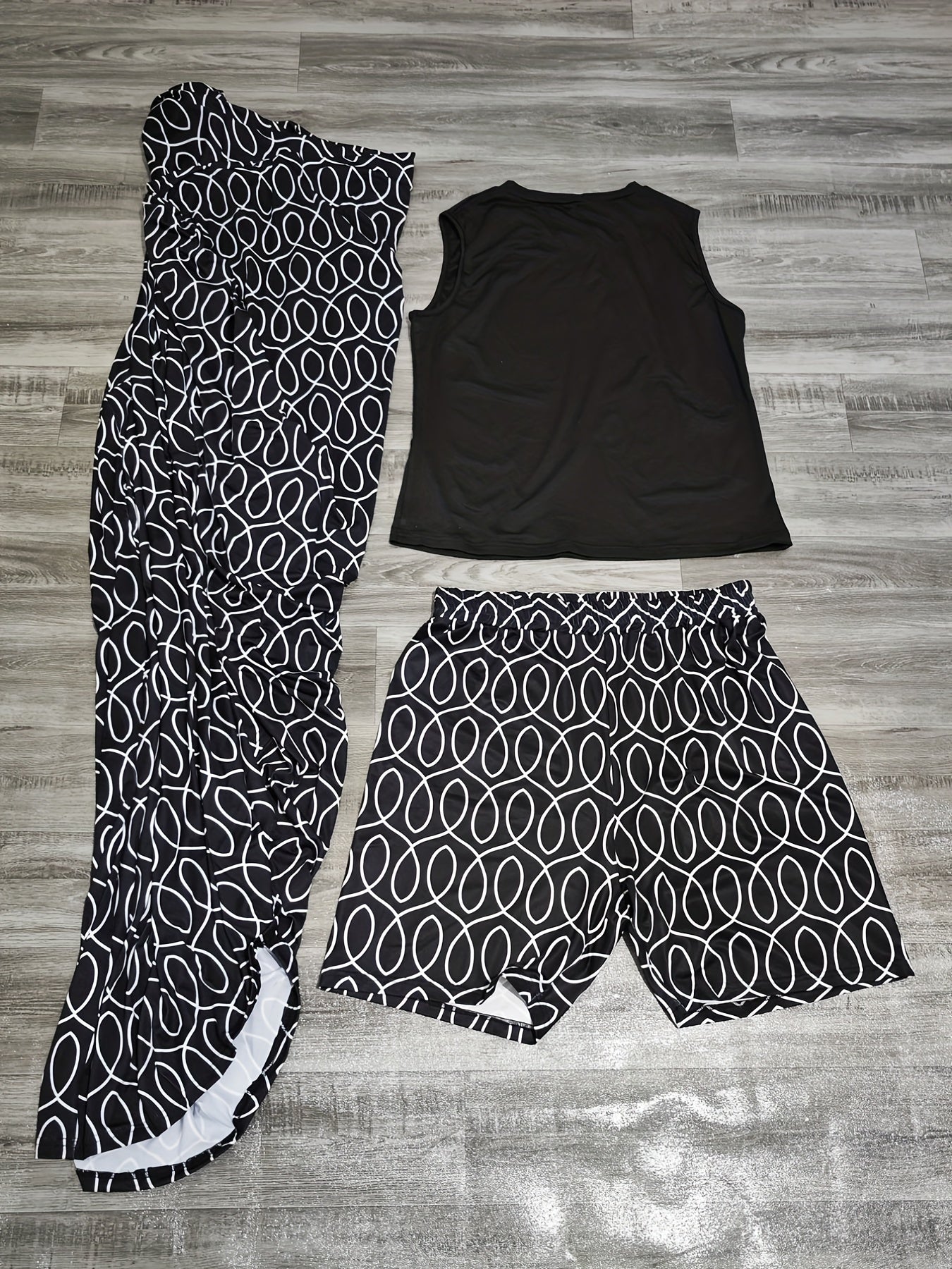 3-Piece Casual Outfit: Tank Top, Print Shorts & Cape