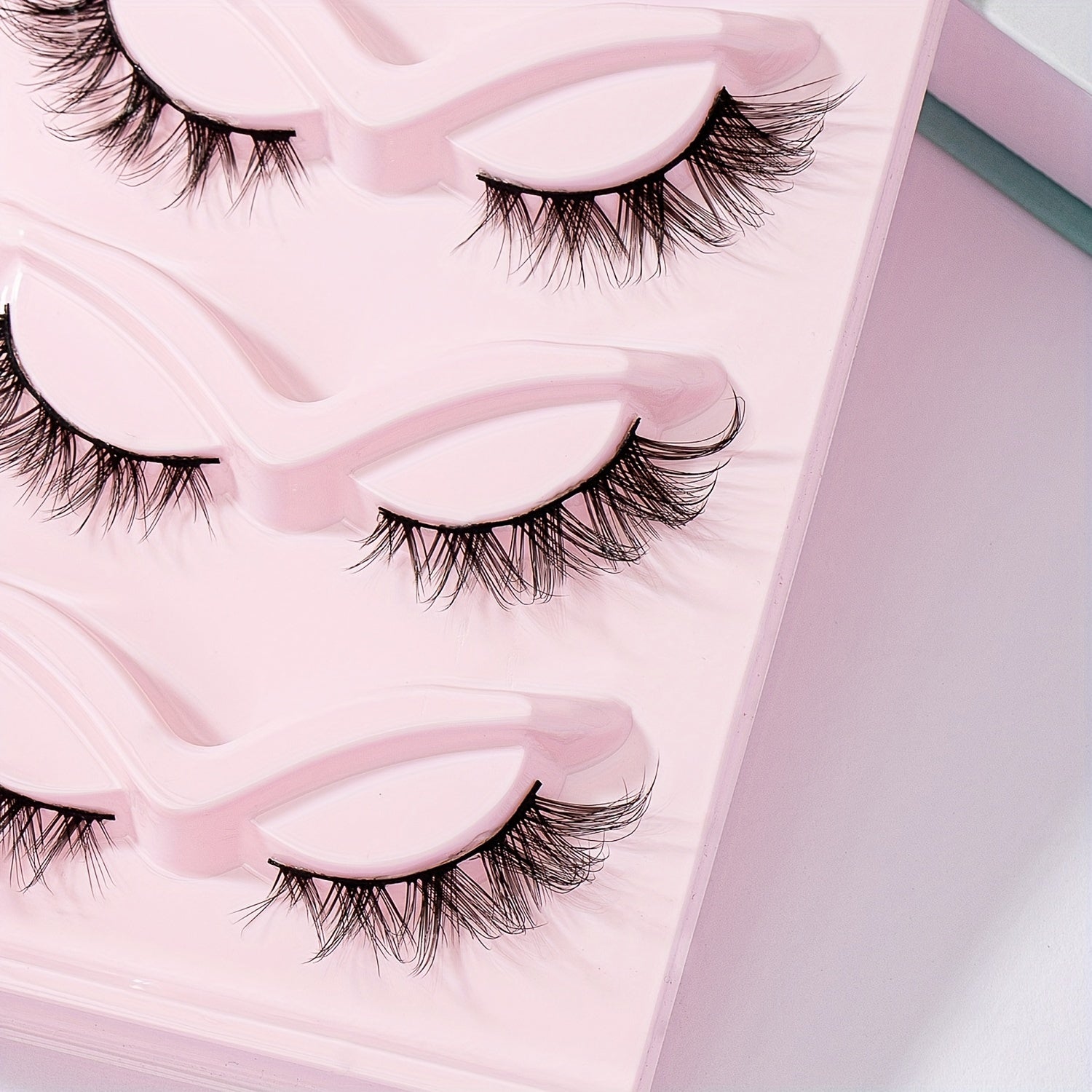 Soft Fluffy Cat Eye False Eyelashes 3D Curling Lashes Natural Look