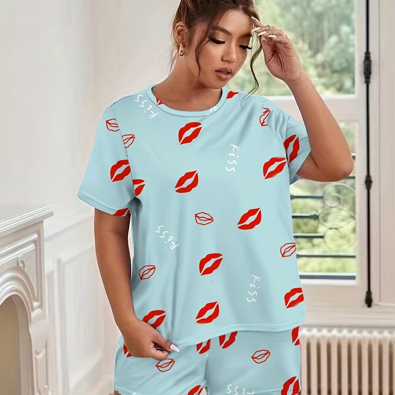 Kiss & Lips Print Tee & Shorts Comfort Loungewear Set
