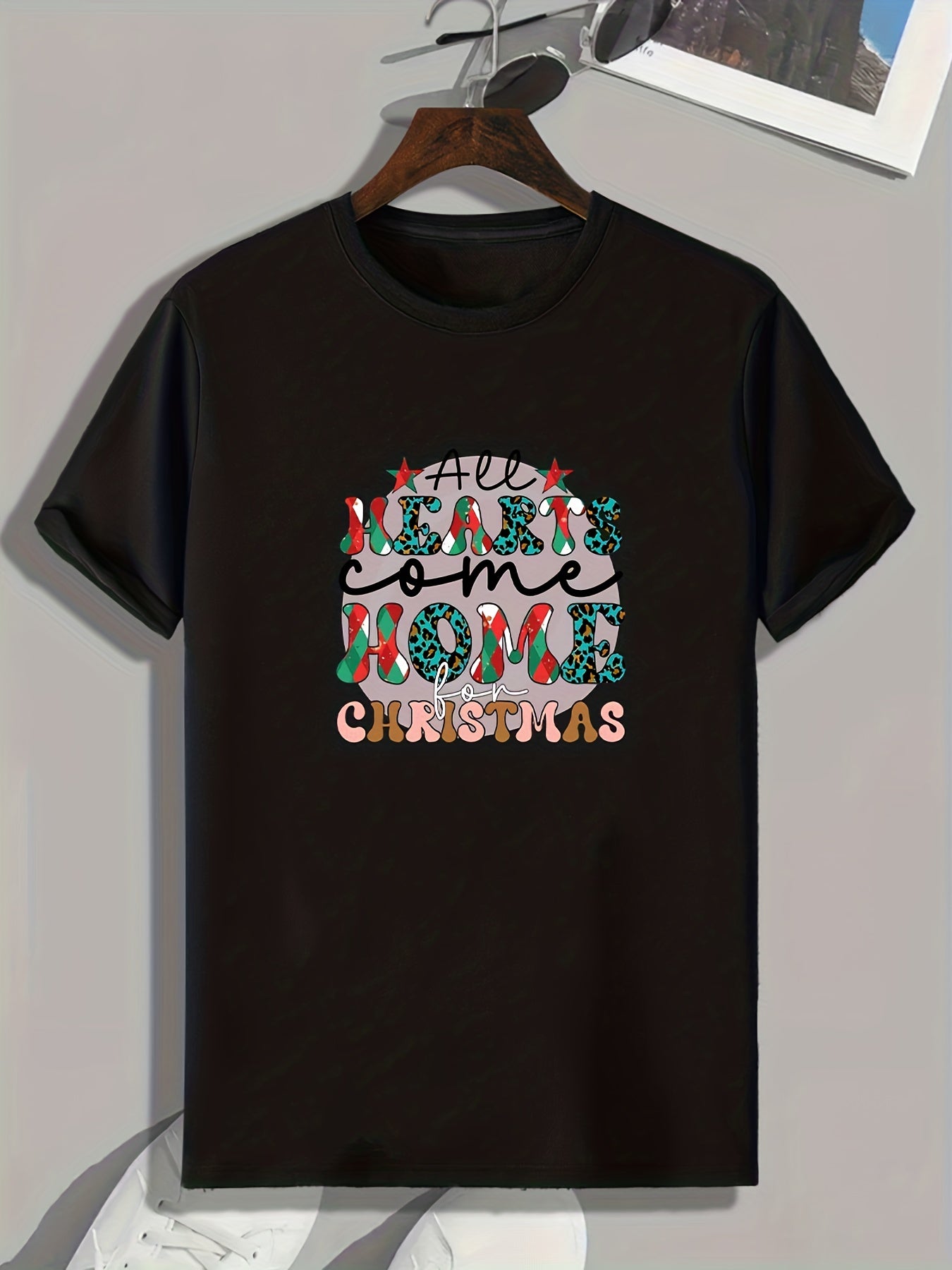 Christmas Letter Print Men's Sports T-shirt - Gift for Fitness Enthusiasts
