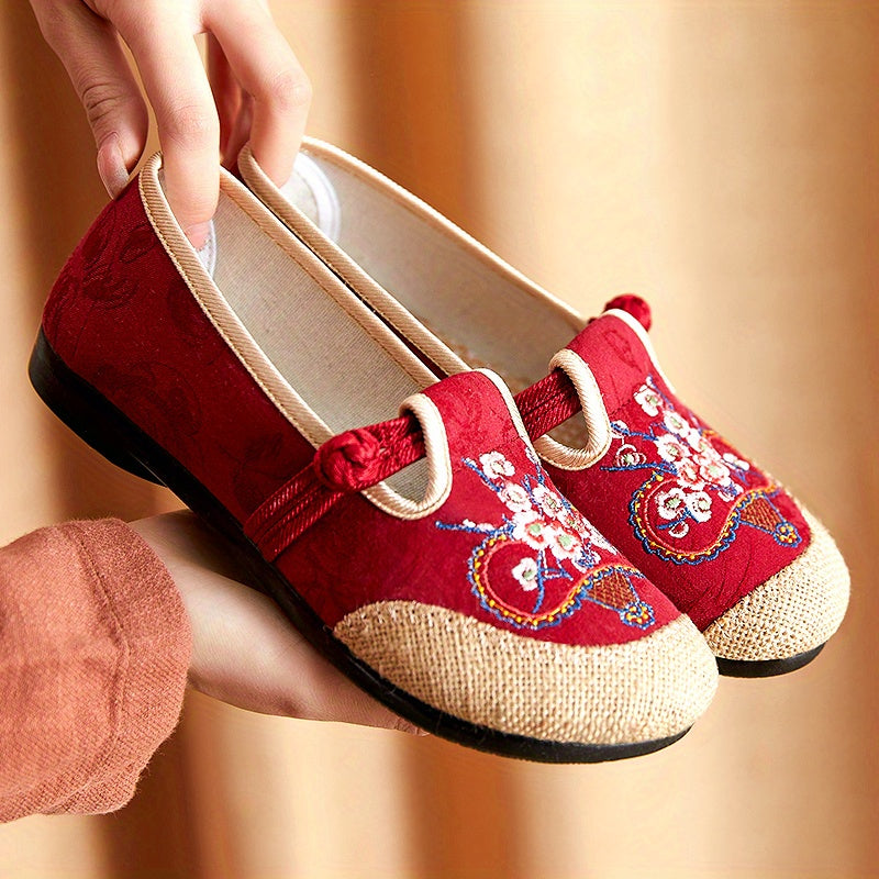Women's Embroidered Slip-On Walking Shoes Lightweight Low Top