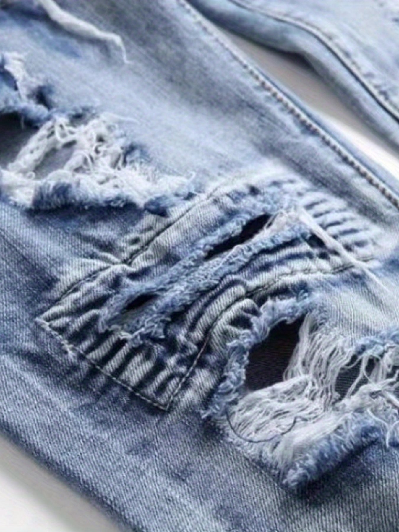 Slim Fit Ripped Jeans Men's Casual Street Style Distressed Denim Pants