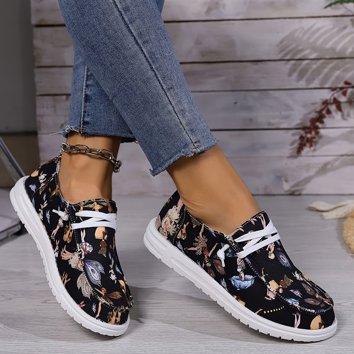Women's Outdoor Skate Shoes Lightweight Sole Fabric Rabbit Butterfly Pattern
