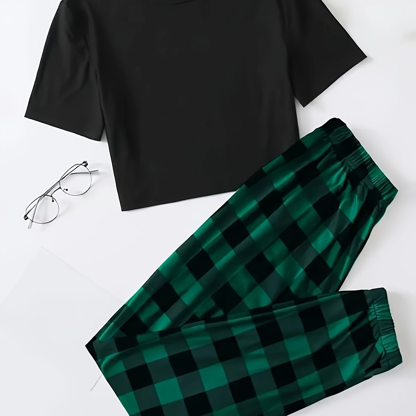 Preppy Lounge Set Tee & Plaid Print Joggers Pajamas 2 Piece Set