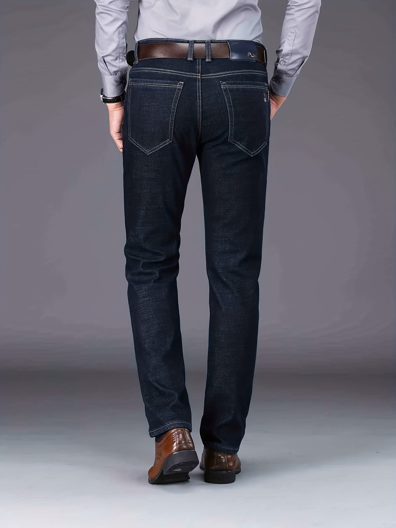 Men's Straight Leg Stretch Jeans with Pockets