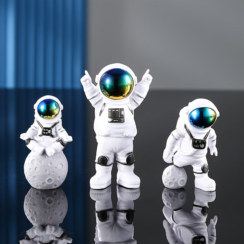 Small Astronaut Model Home Tabletop Decorations