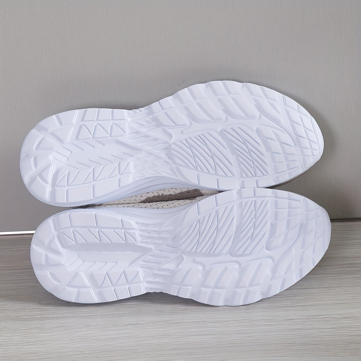 Women's Mesh Breathable Sports Shoes Lightweight Travel Shoes