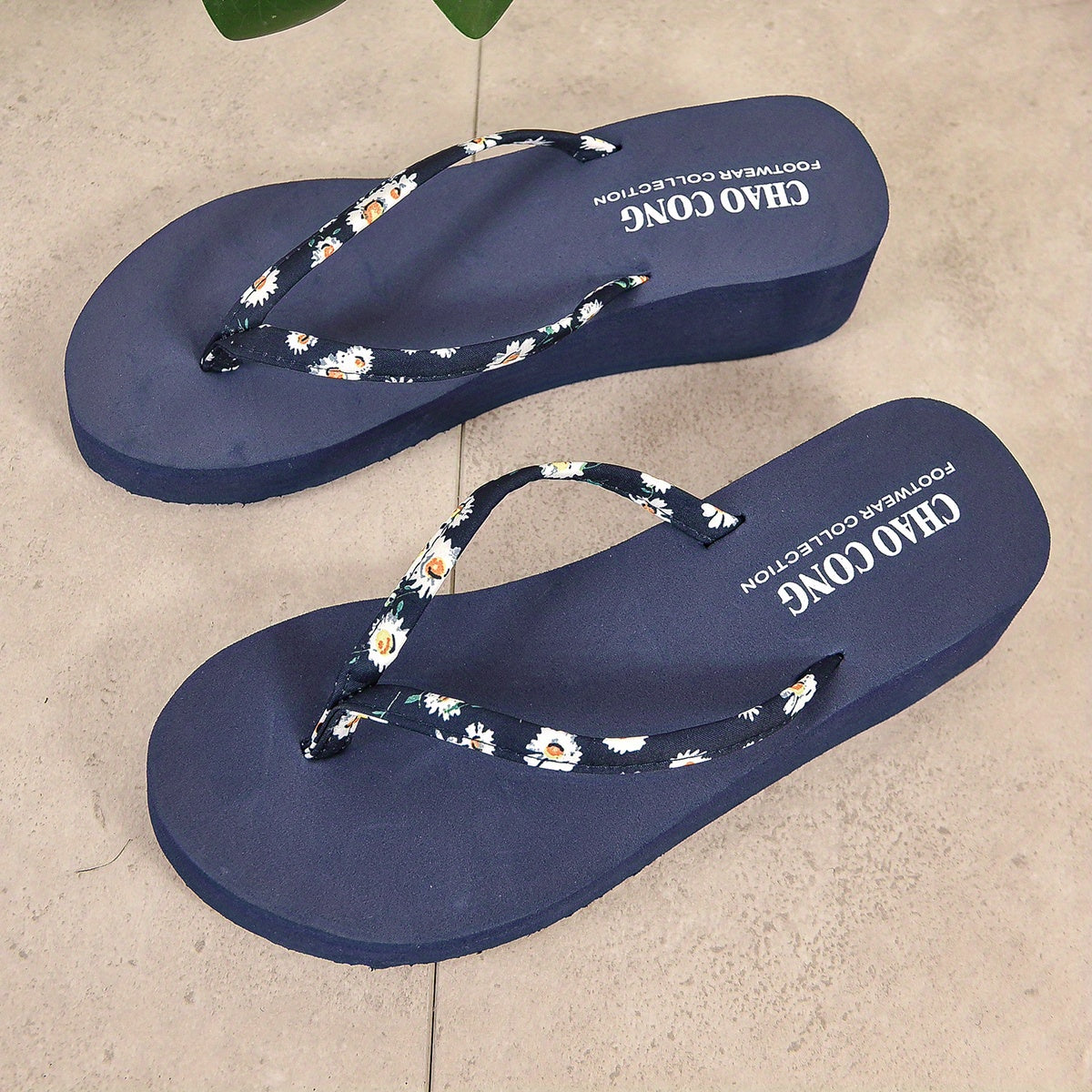 Women's Daisy Printed Flip Flops Thick sole Open Toe Summer Slides