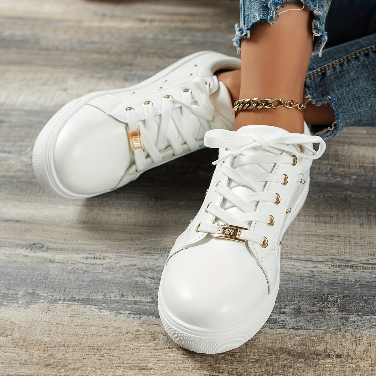 Women's Golden Beads Decor Sneakers Lace Up Outdoor Skate Shoes