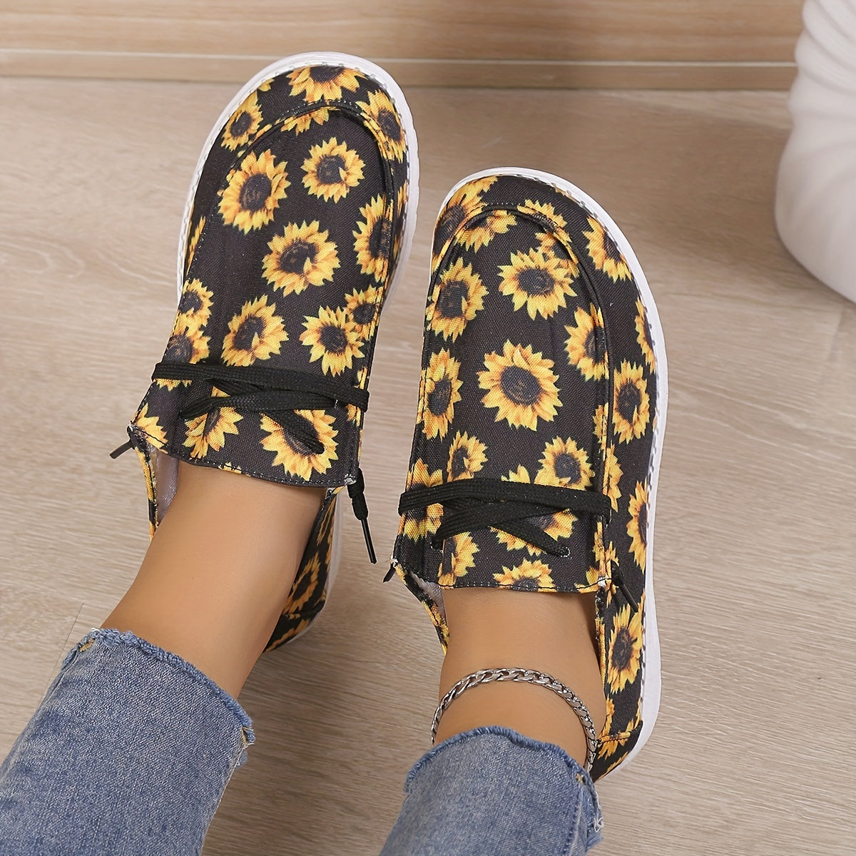 Women's Sun Flower Print Sneakers Low Top Lace Up Round Toe Casual Shoes
