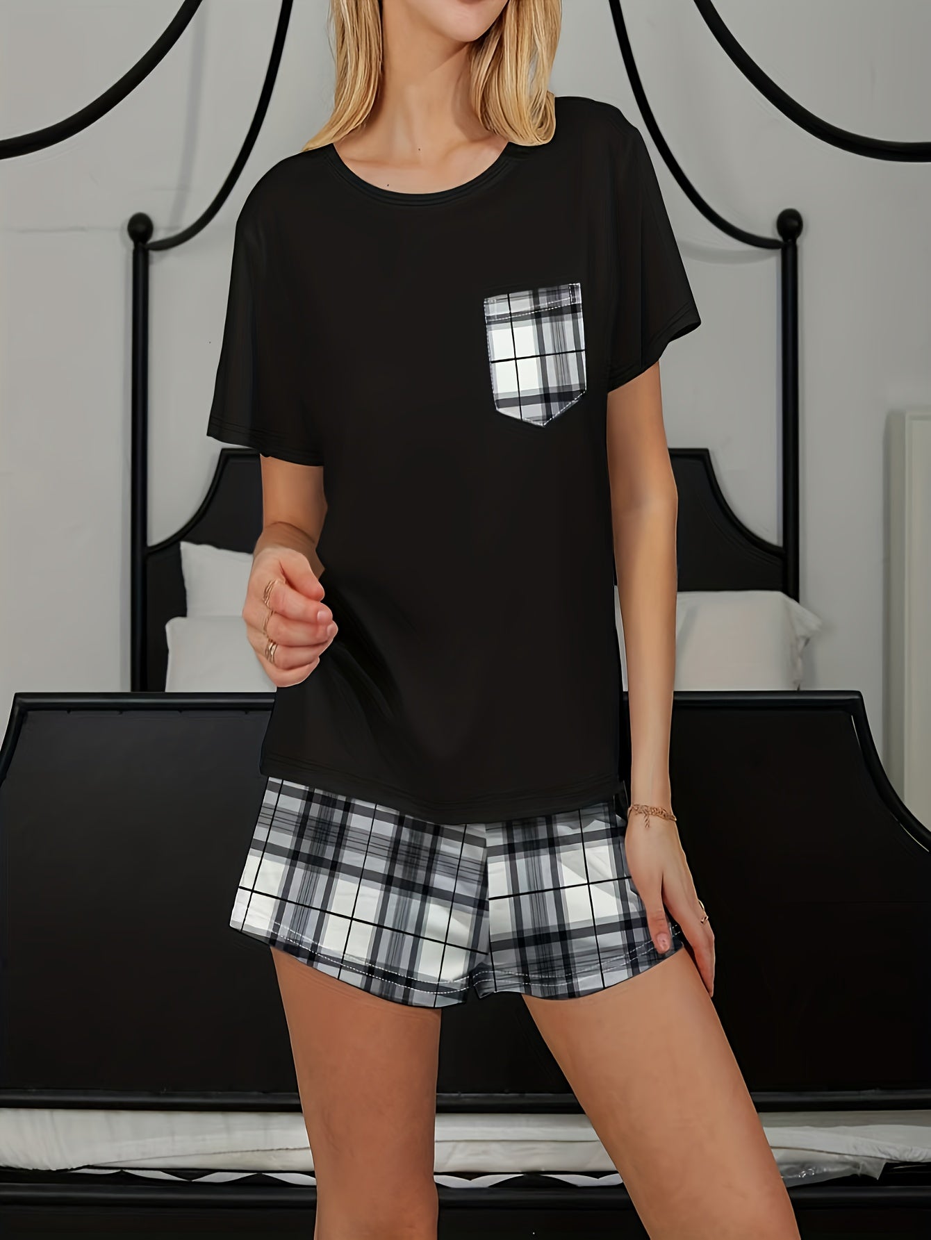 Plaid Print Lounge Set Crew Neck Top & Shorts Women's Loungewear