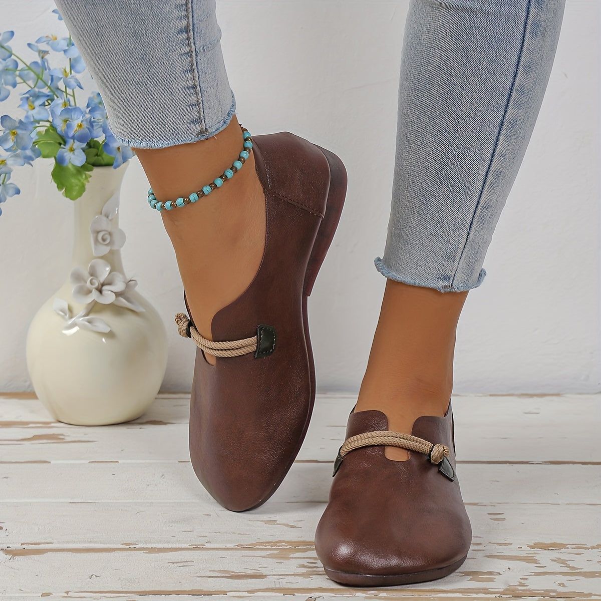 Women's Retro Style Flat Square Toe Slip On Faux Leather Shoes