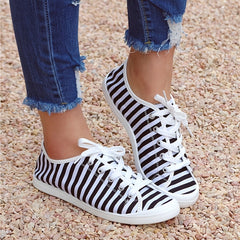 Women's Striped Print Flat Skate Shoes Lightweight Lace up Canvas Shoes