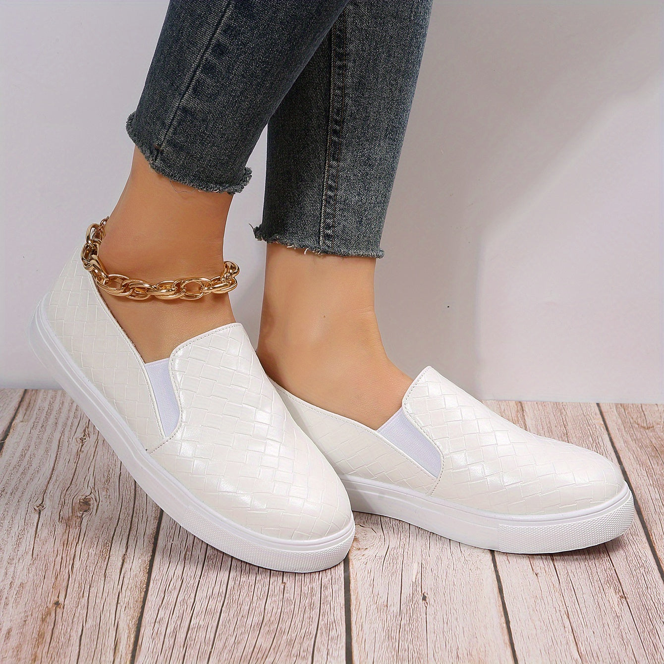 Women's Plaid Pattern Skate Shoes Lightweight Slip On Sneakers
