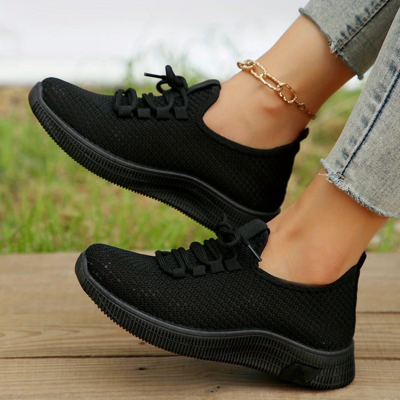 Women's Mesh Panel Sneakers Lace Up Low Round Toe Casual Shoes