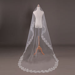 Baroque Lace Bridal Veil with Eyelash Lace Floral Pattern
