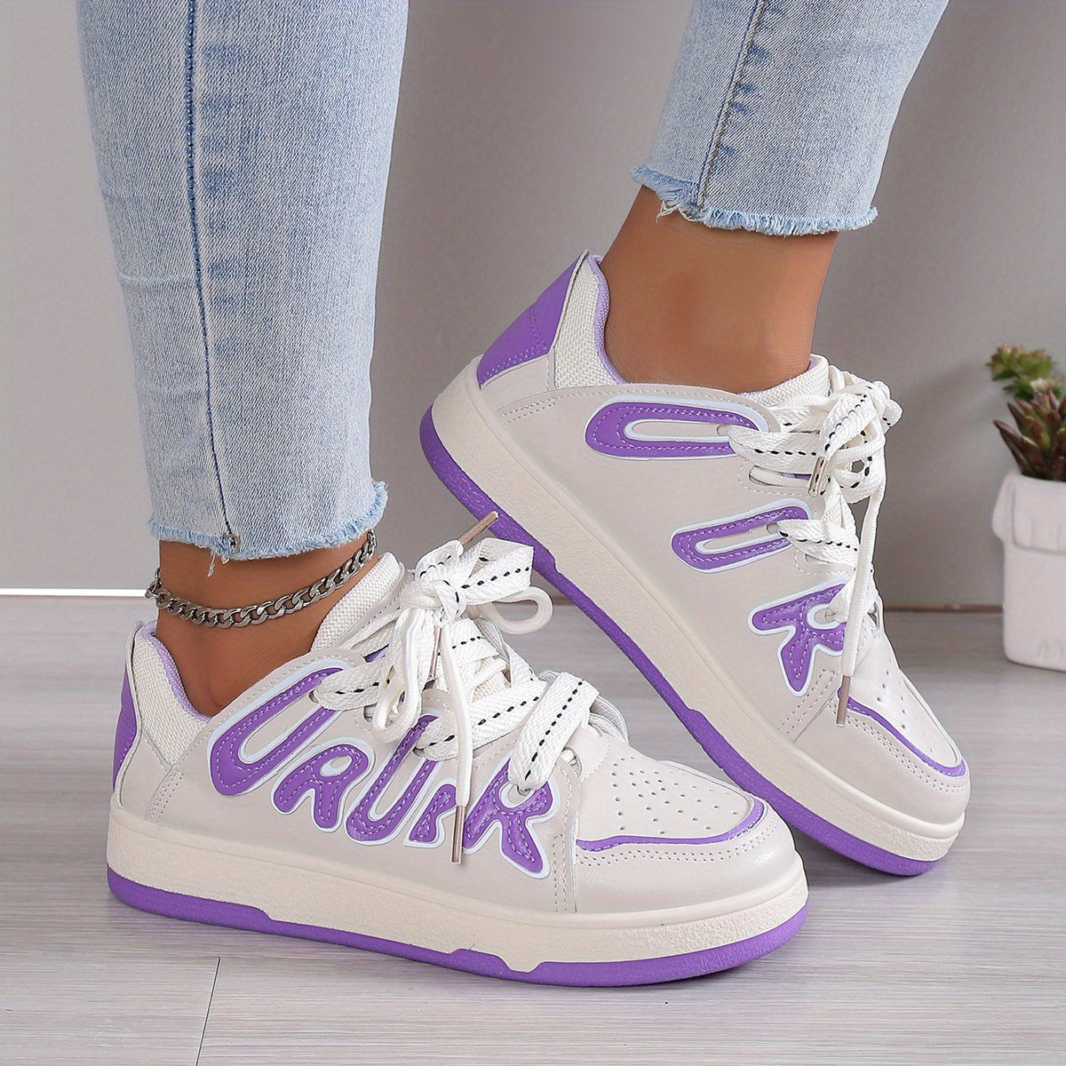 Women's Block Skate Shoes Comfortable Lace Up Low Top Sport Shoes