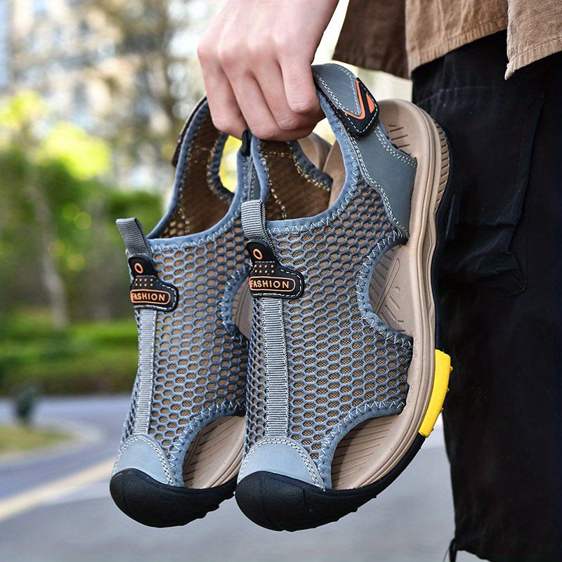 Men's Closed Toe Anti Collision Sandals Wear Resistant Non Slip Beach Shoes